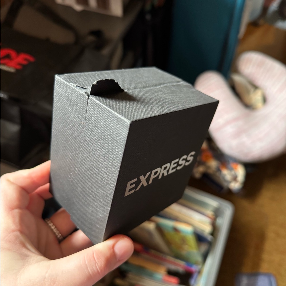 EXPRESS mens watch with extra band - Picture 10 of 13